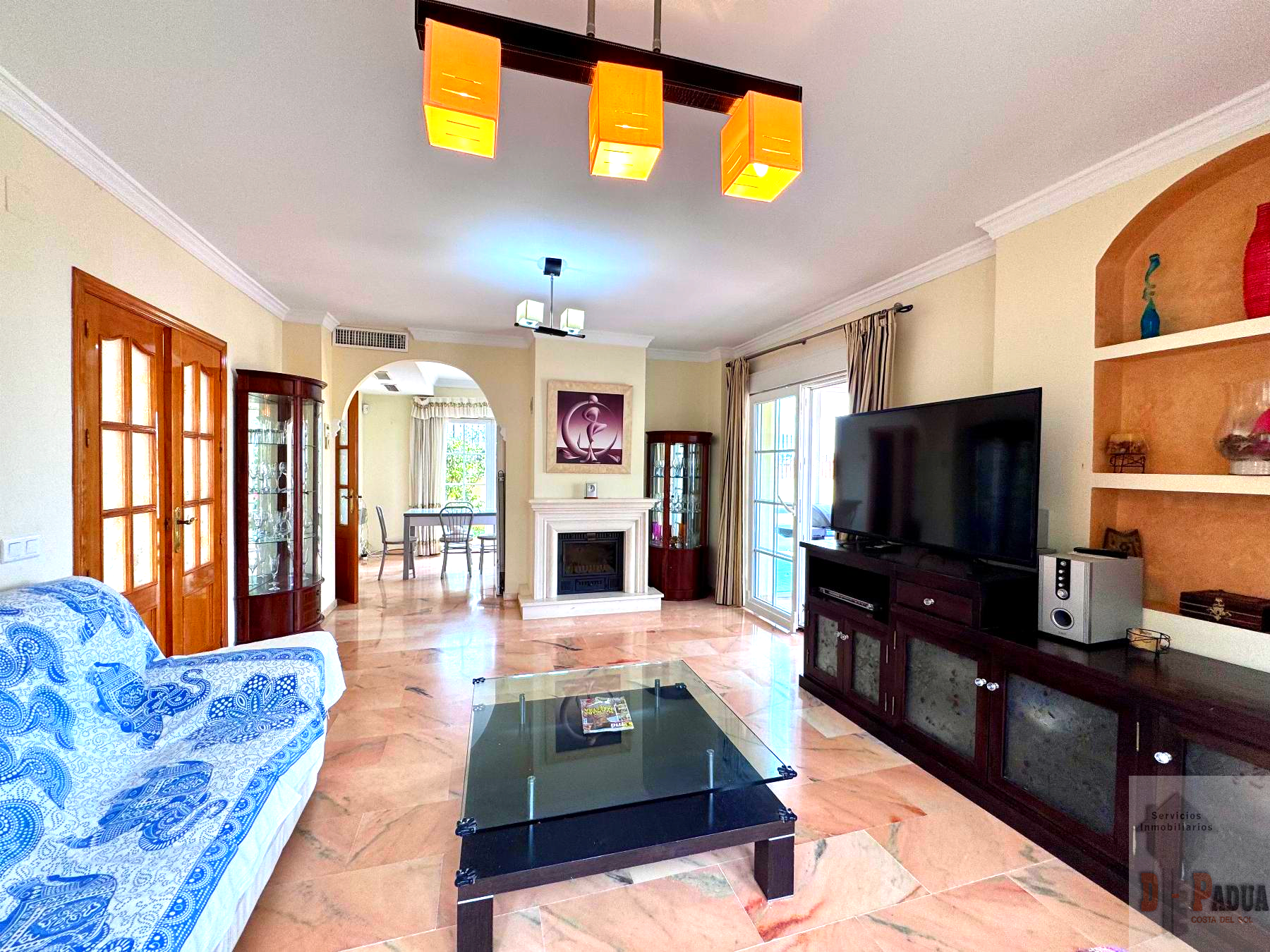 For sale of chalet in Benajarafe