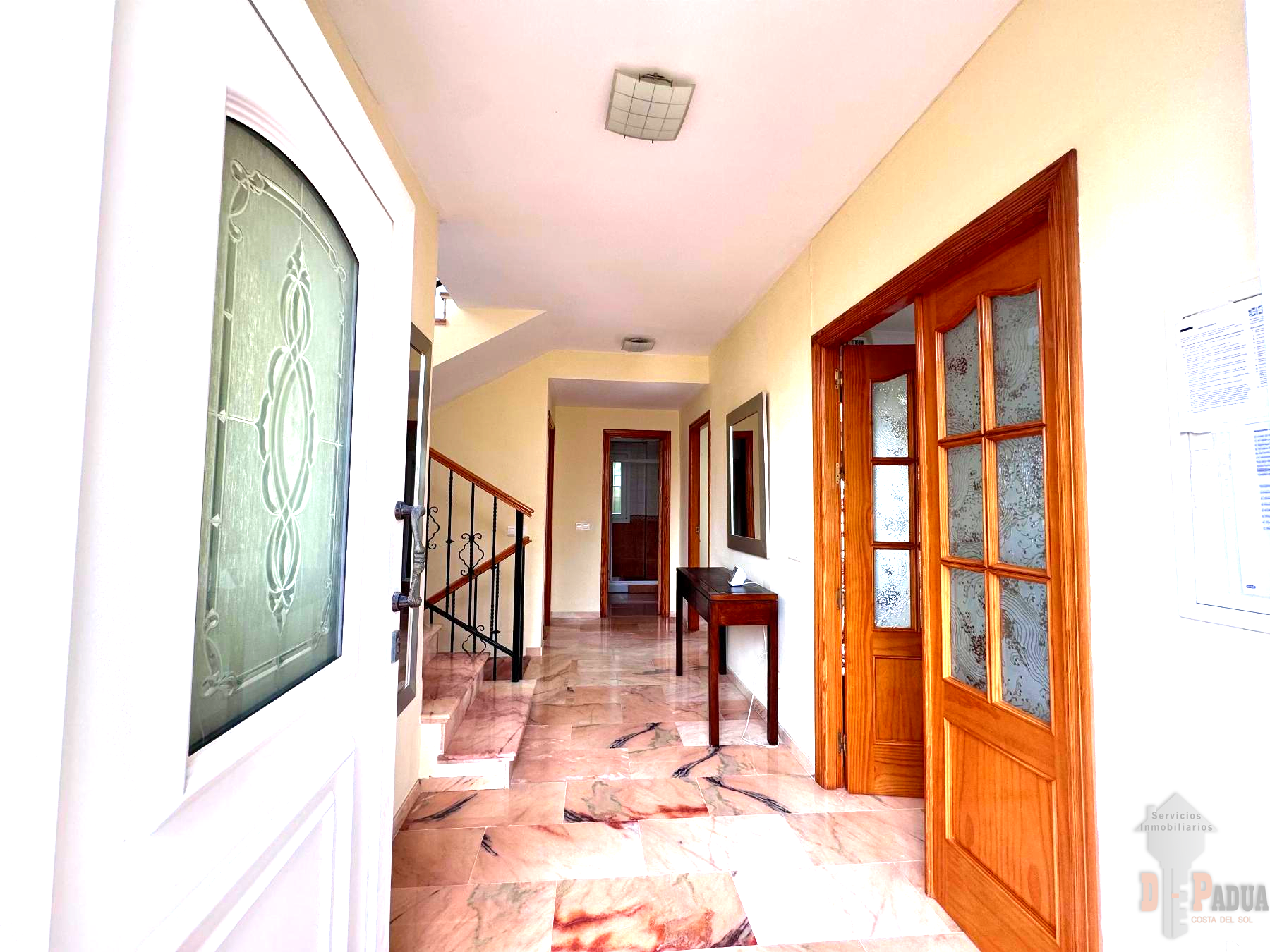 For sale of chalet in Benajarafe