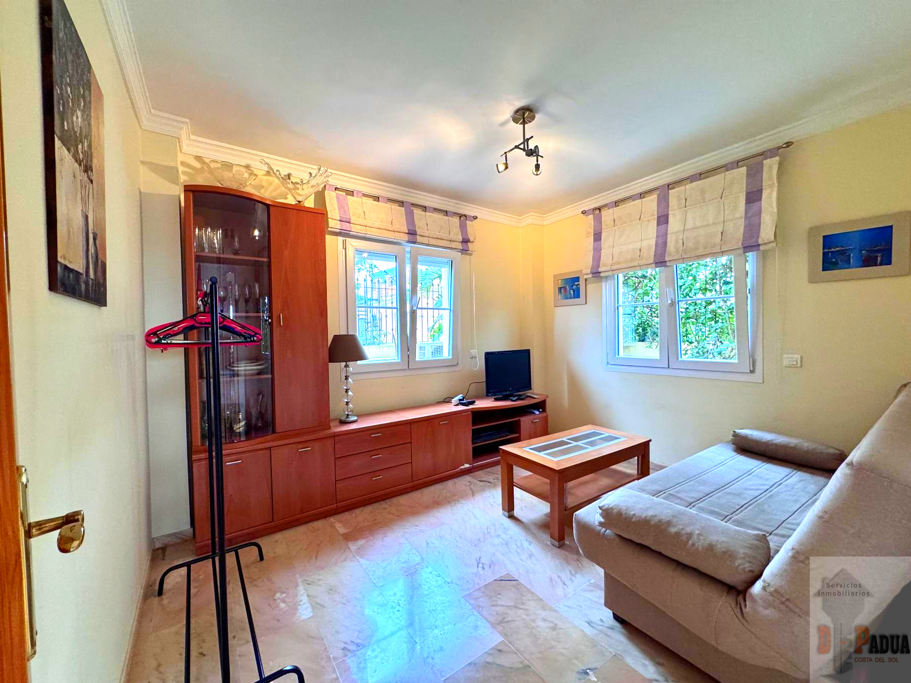 For sale of chalet in Benajarafe