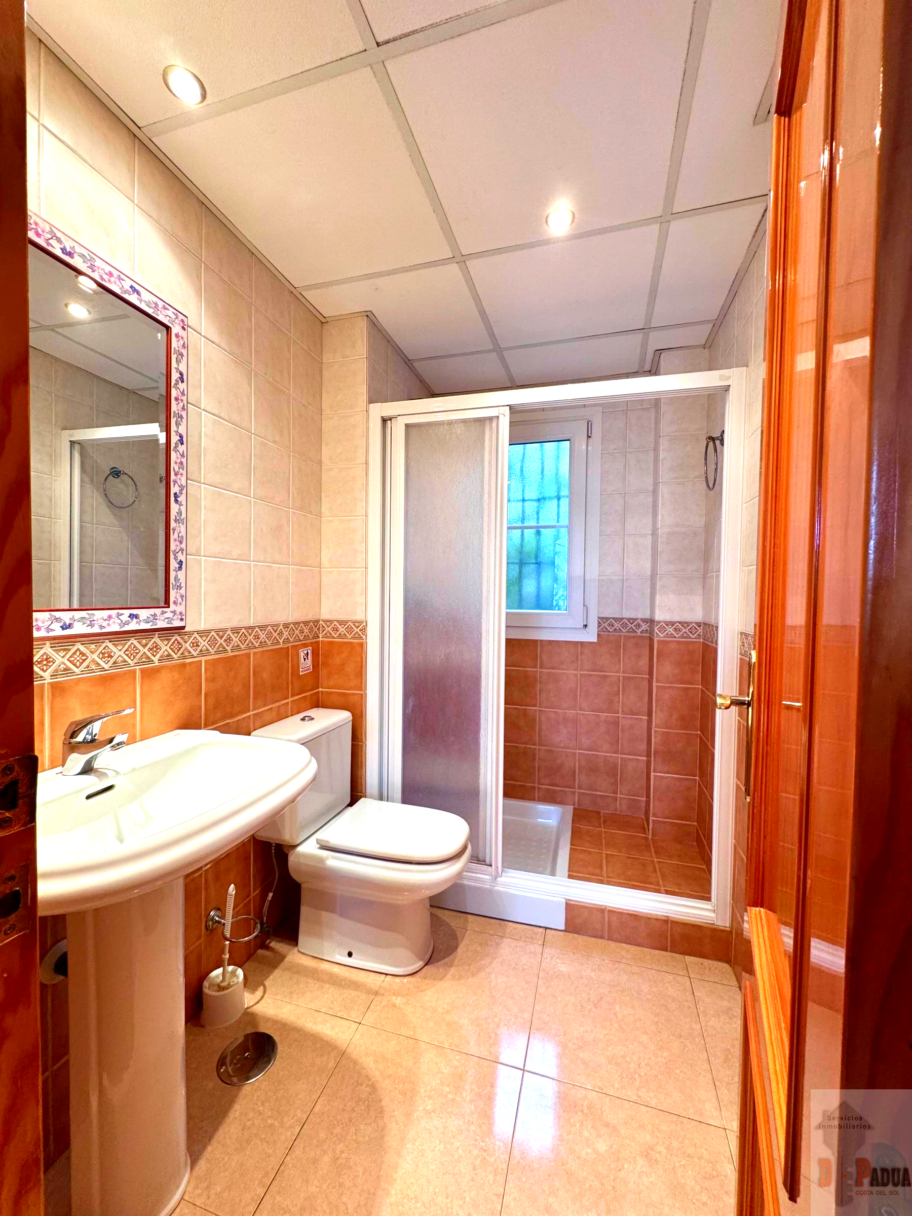 For sale of chalet in Benajarafe
