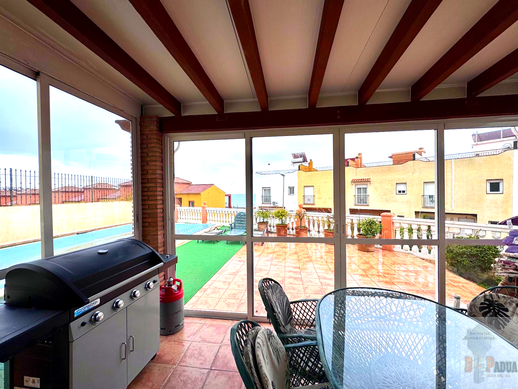 For sale of chalet in Benajarafe