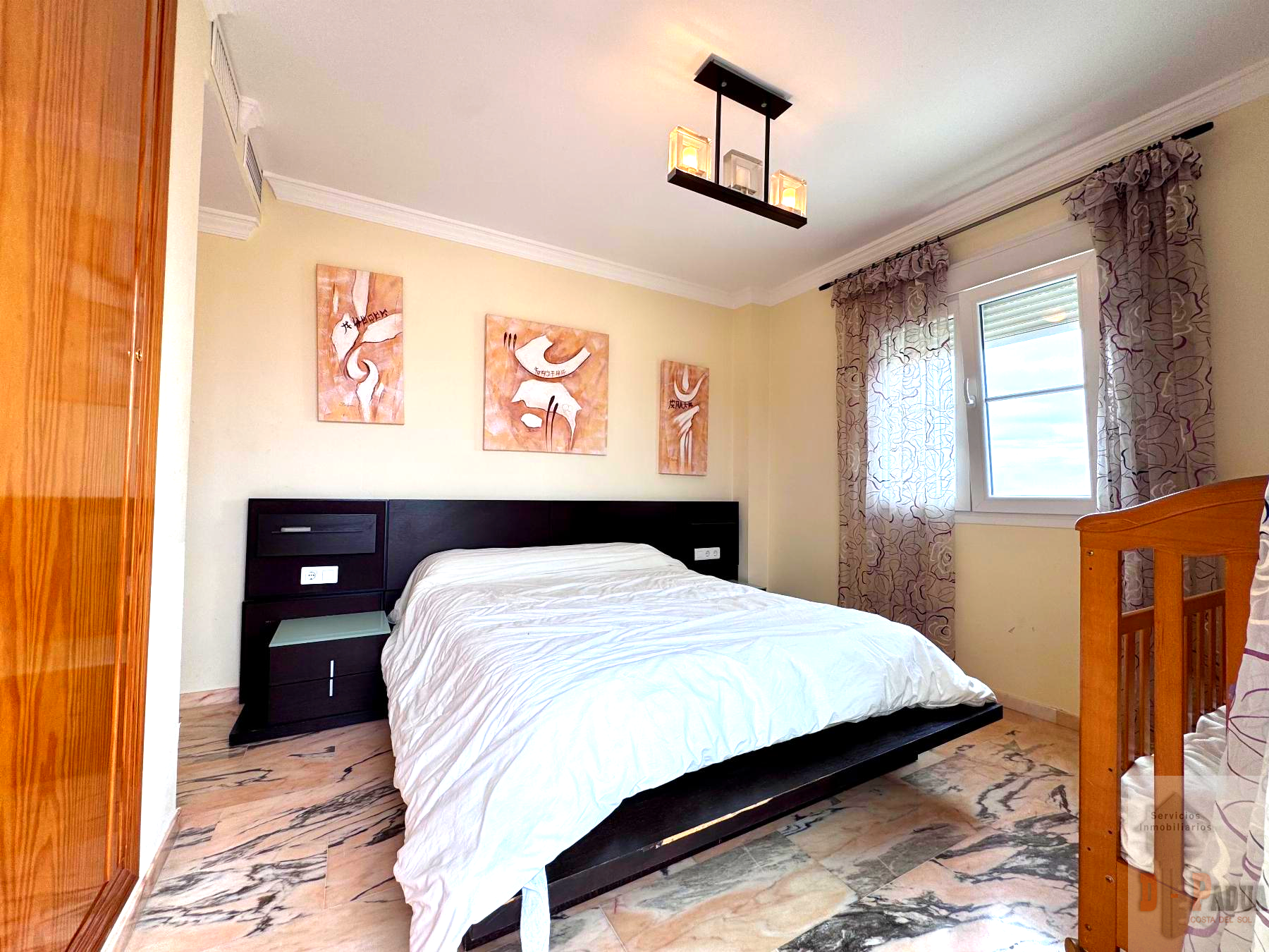 For sale of chalet in Benajarafe