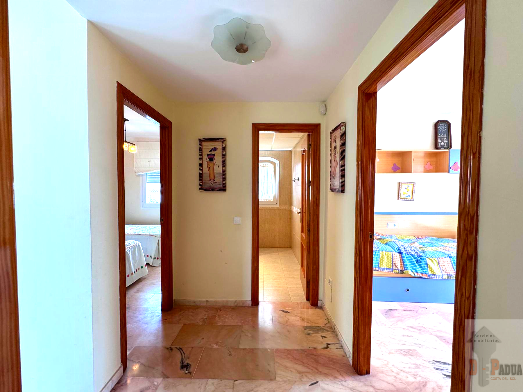 For sale of chalet in Benajarafe