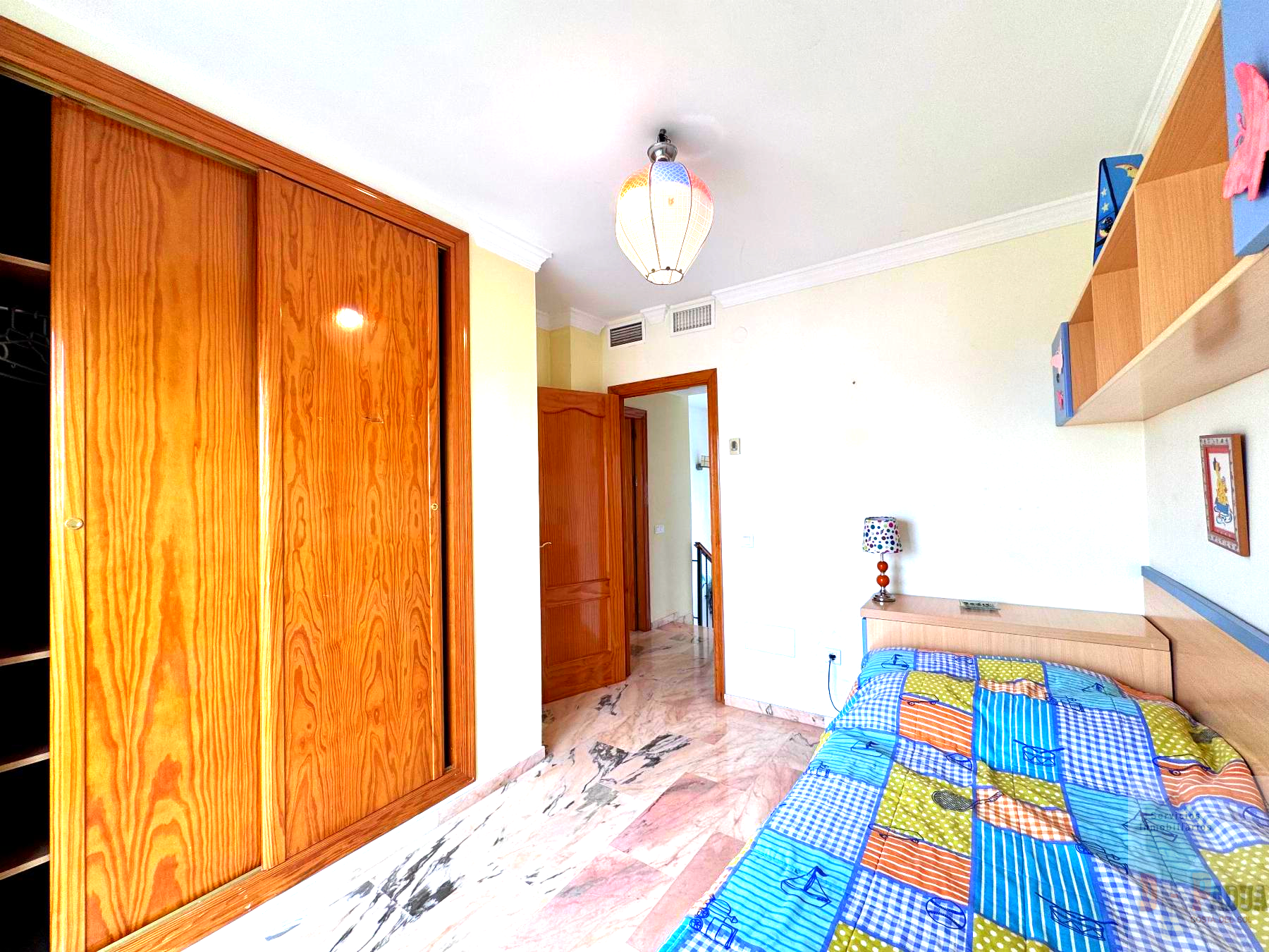For sale of chalet in Benajarafe