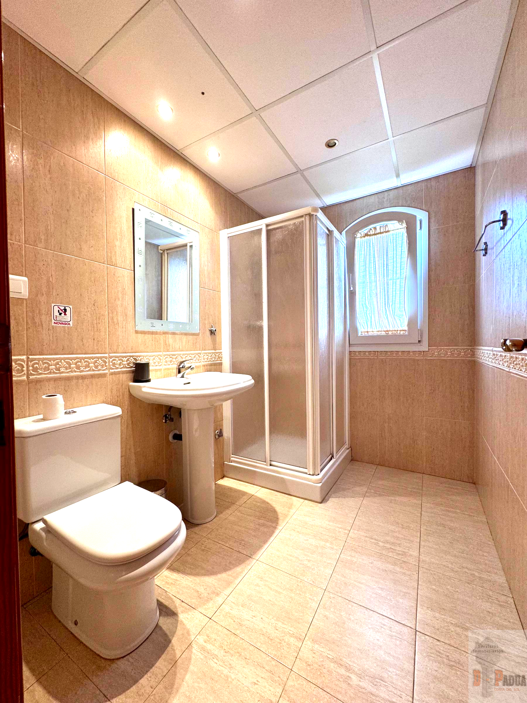 For sale of chalet in Benajarafe