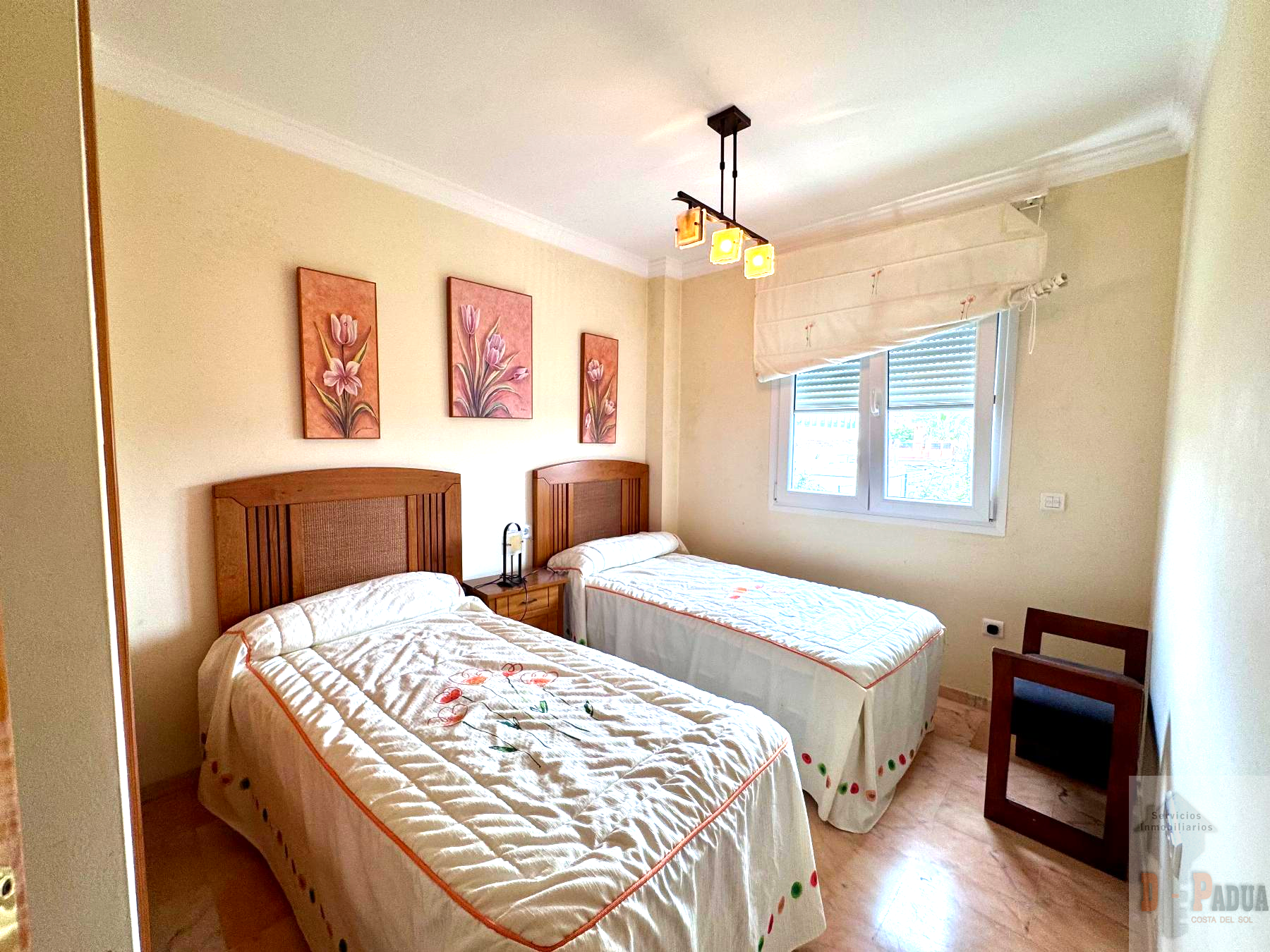 For sale of chalet in Benajarafe