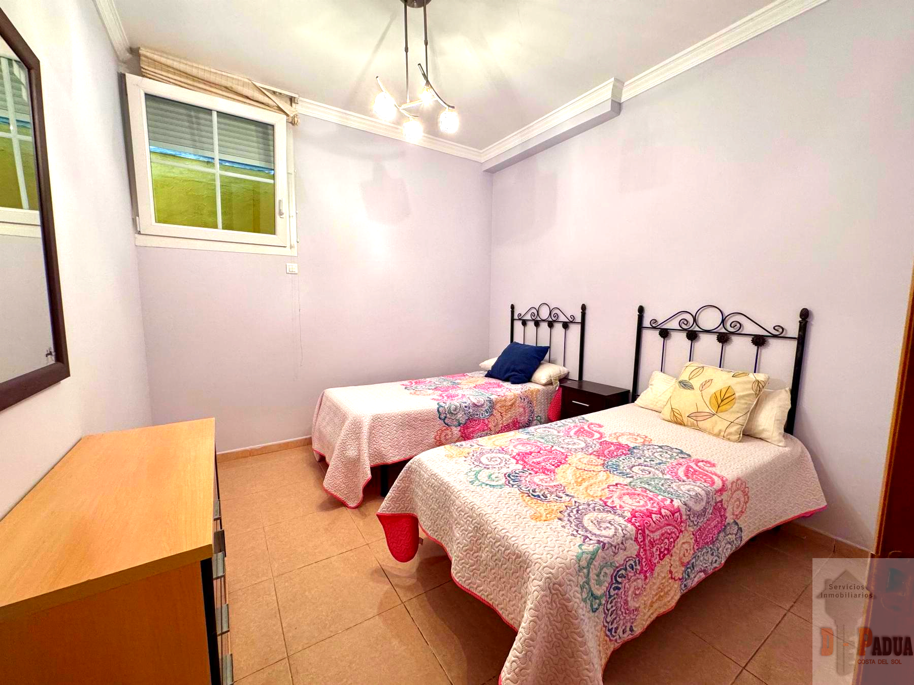 For sale of chalet in Benajarafe