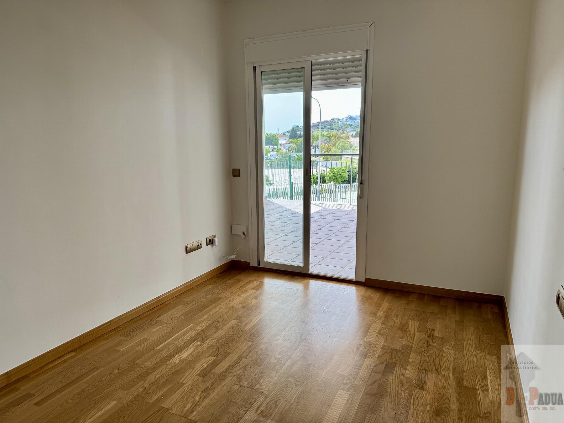 Venta de piso en Rincón de la Victoria
