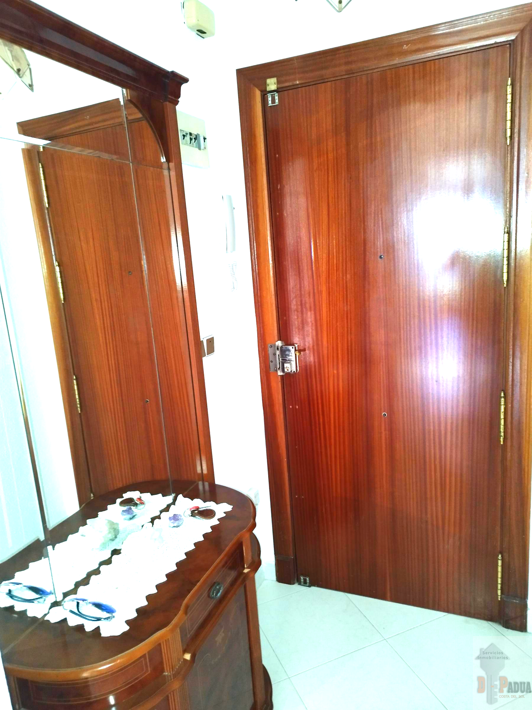 For sale of flat in Campillos