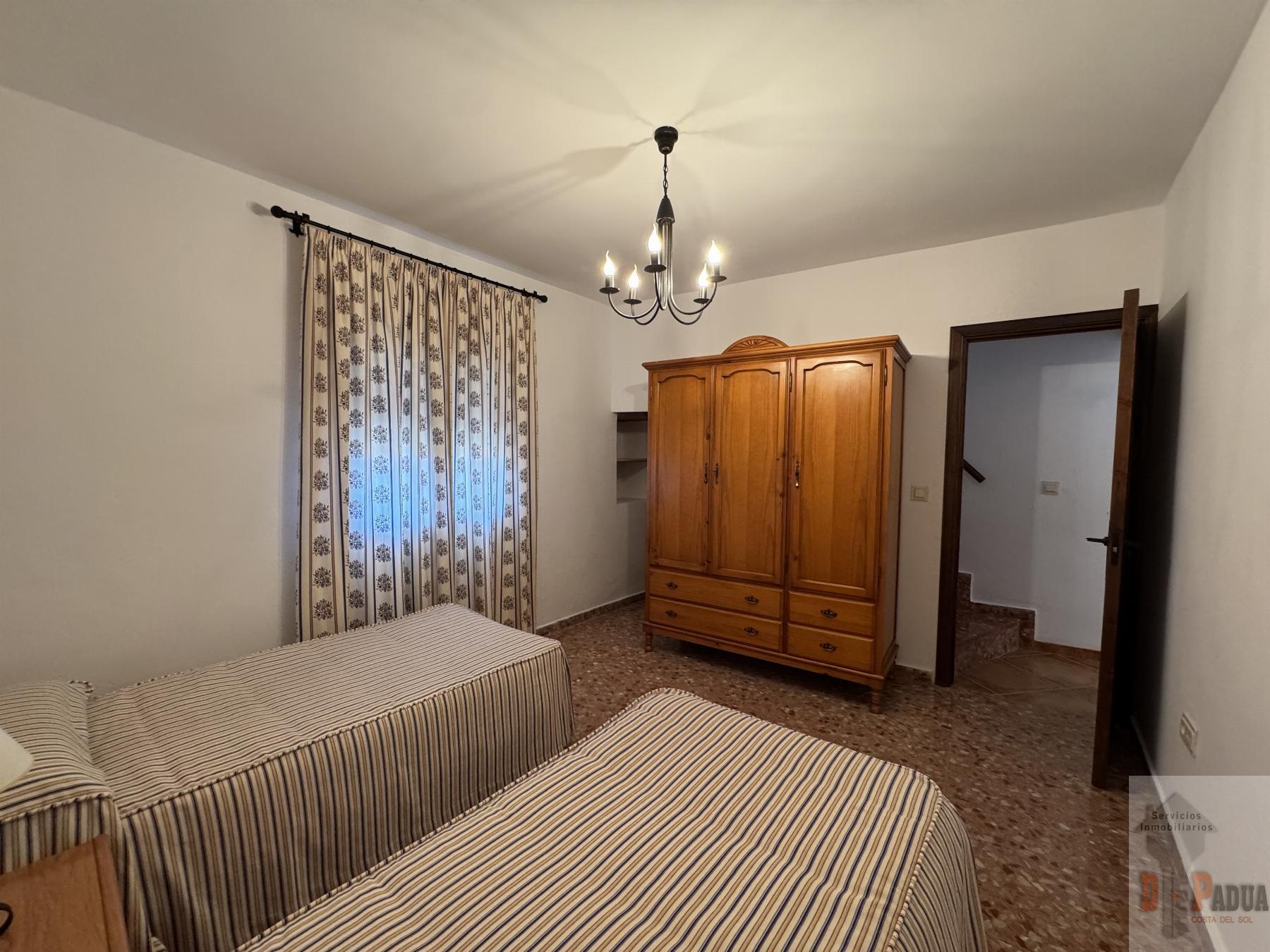 Venta de chalet en Macharaviaya