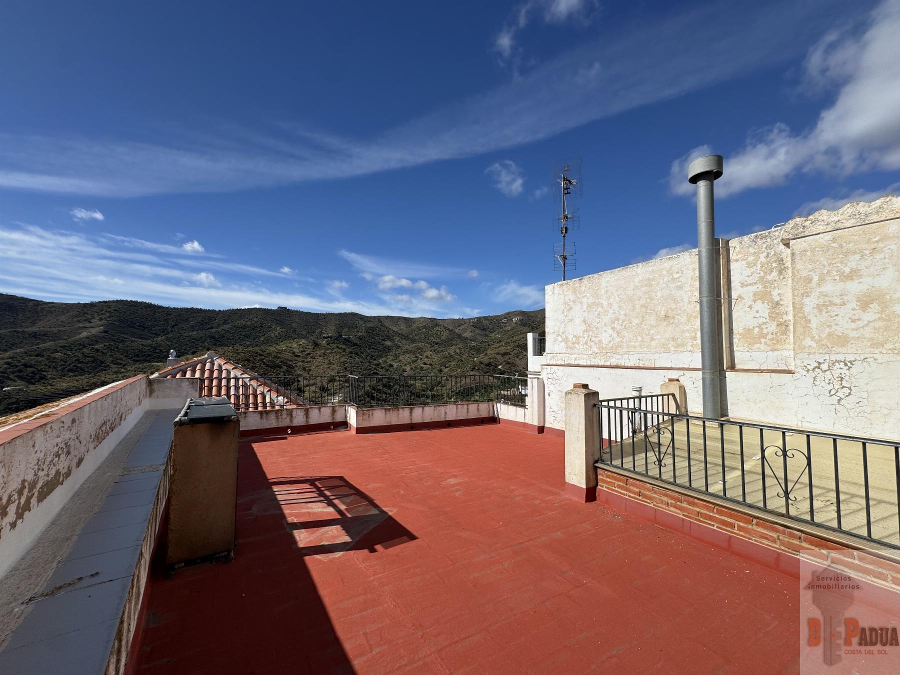 Venta de chalet en Macharaviaya