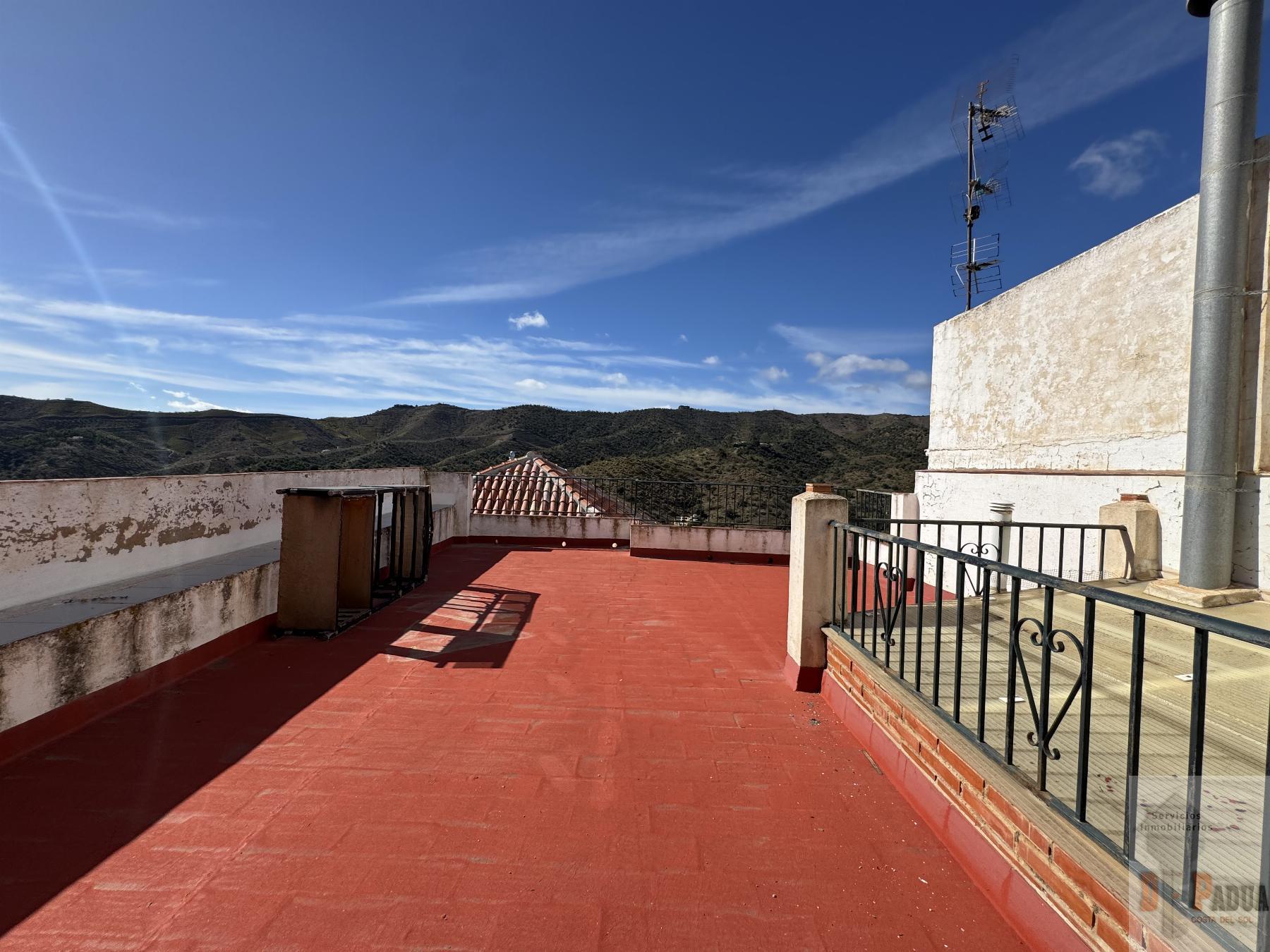 Venta de chalet en Macharaviaya