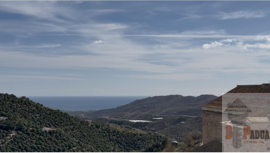 Venta de chalet en Macharaviaya