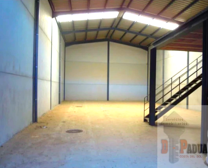 Venta de nave en Campillos