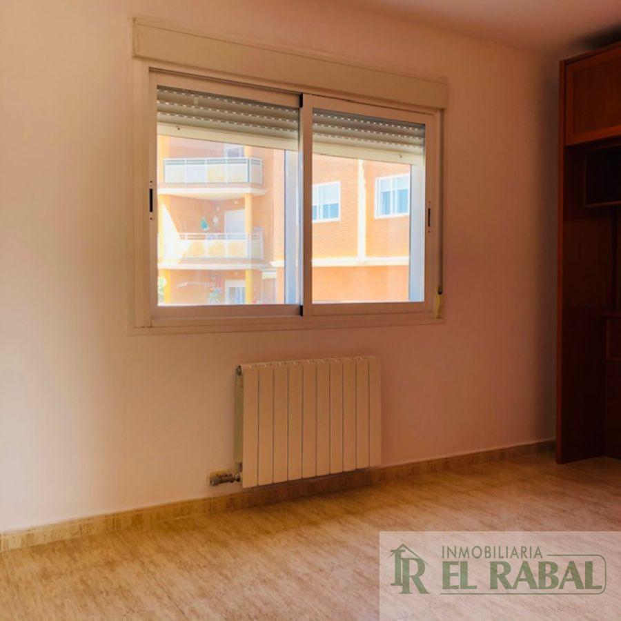 For sale of flat in La Puebla de Alfindén