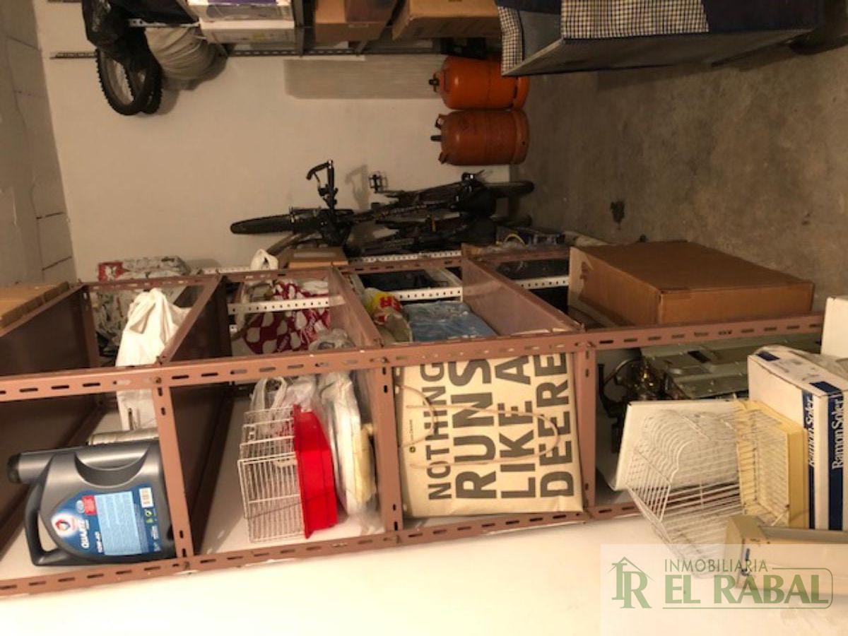For sale of flat in La Puebla de Alfindén