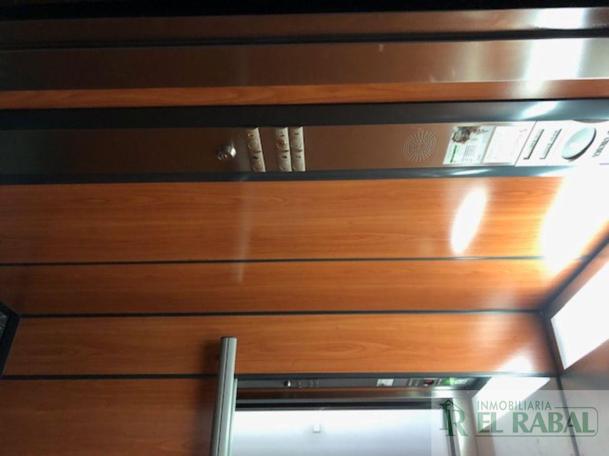 For sale of flat in La Puebla de Alfindén