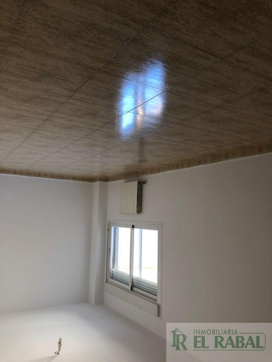 For sale of flat in La Puebla de Alfindén