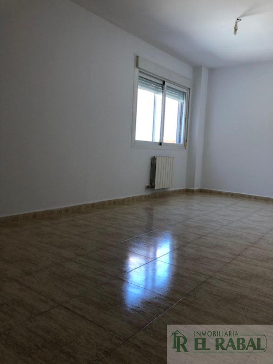 For sale of flat in La Puebla de Alfindén
