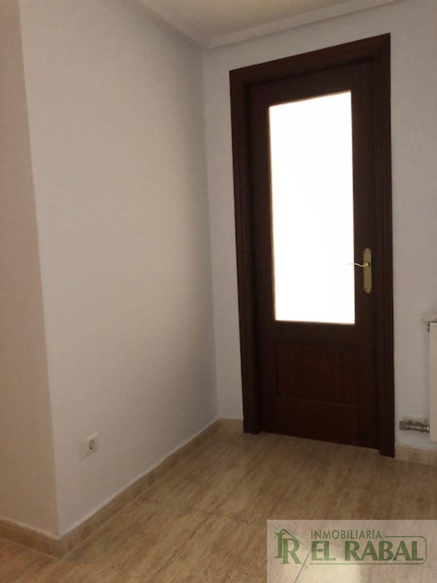 For sale of flat in La Puebla de Alfindén