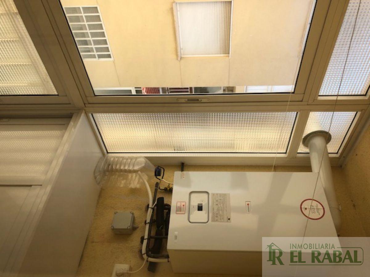 For sale of flat in La Puebla de Alfindén
