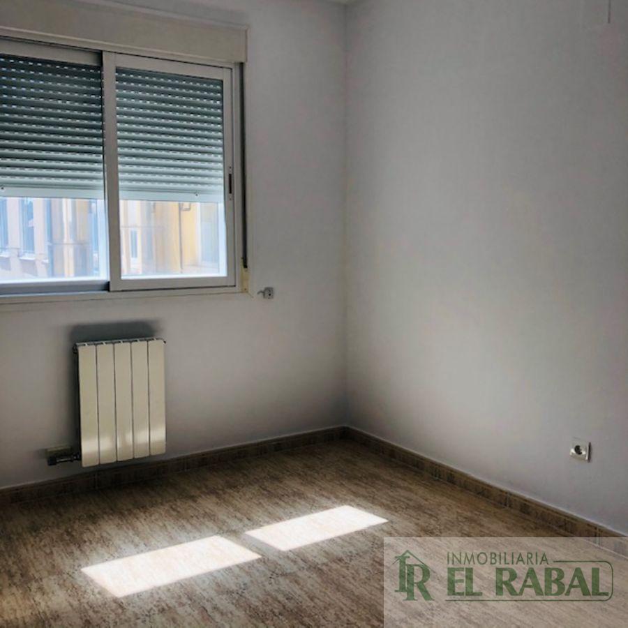 For sale of flat in La Puebla de Alfindén