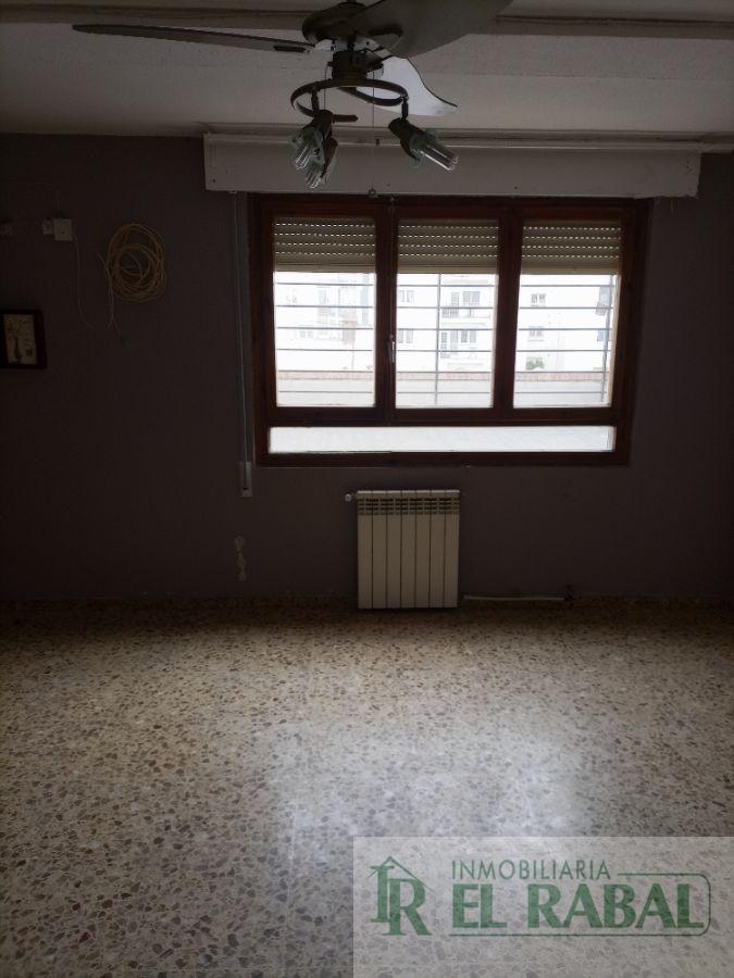 For sale of flat in Zaragoza