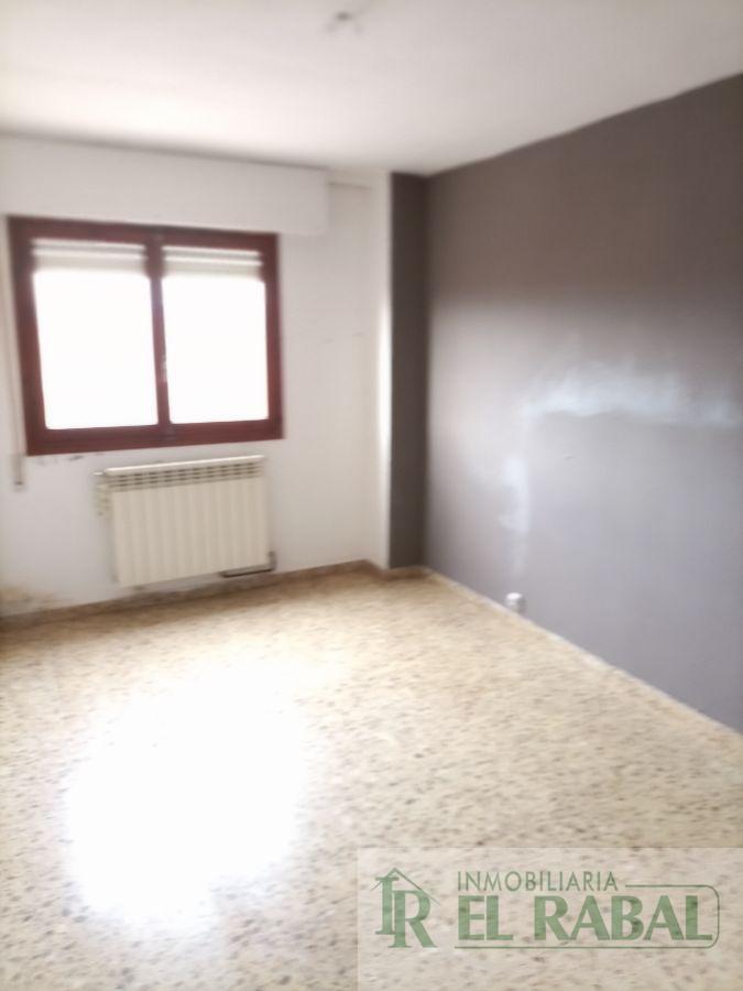 For sale of flat in Zaragoza