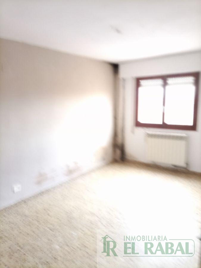 For sale of flat in Zaragoza