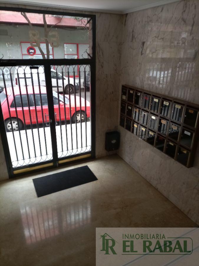 For sale of flat in Zaragoza