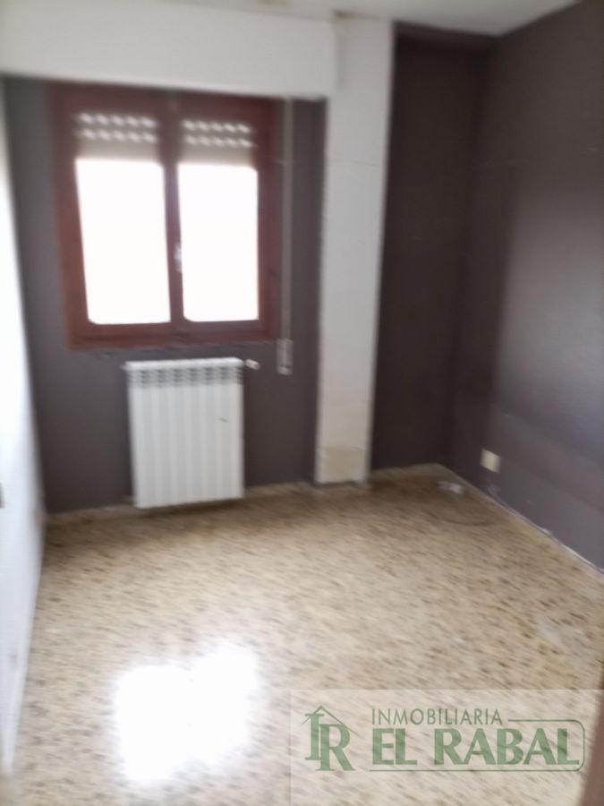For sale of flat in Zaragoza