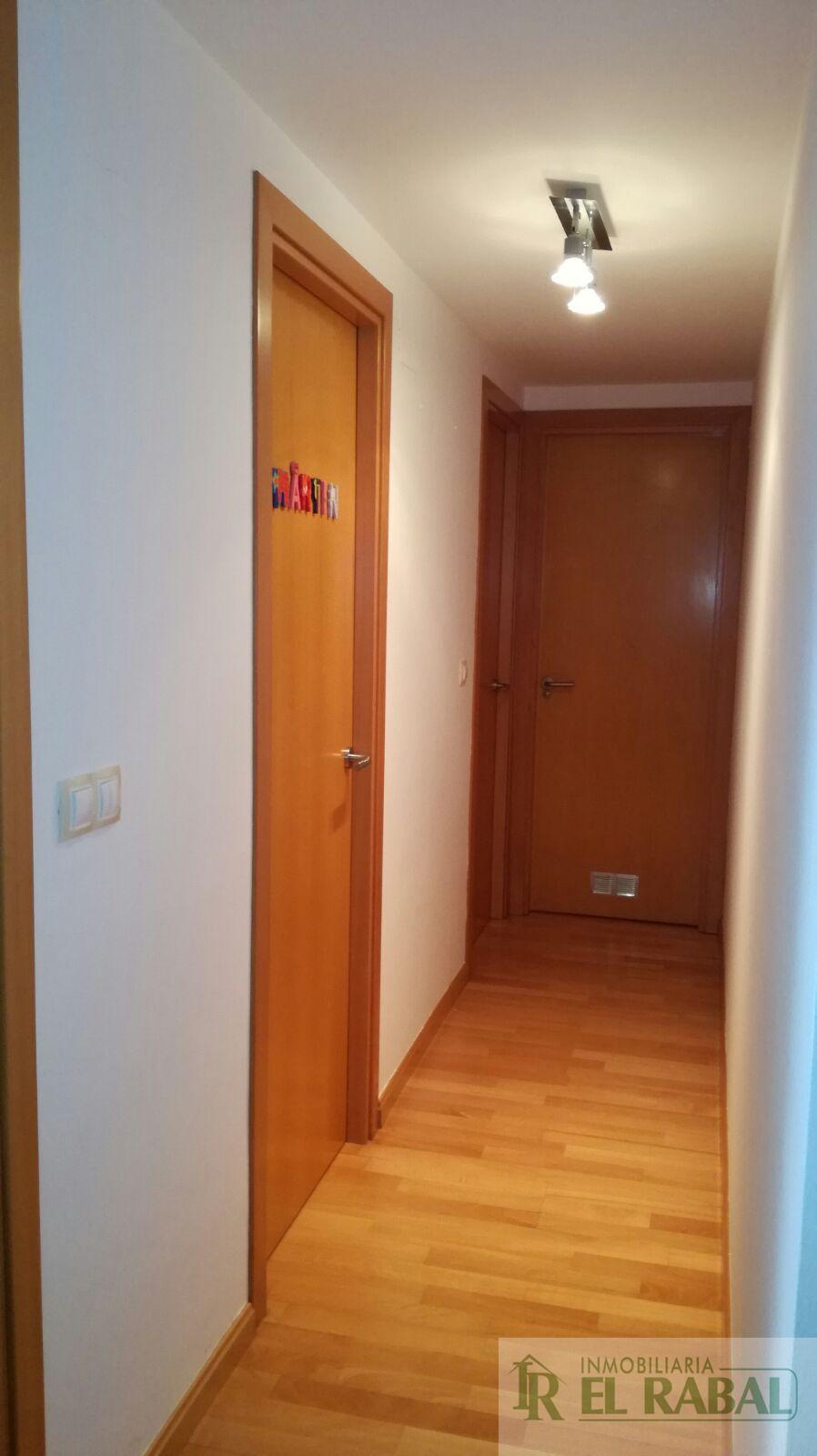 For sale of flat in Zaragoza