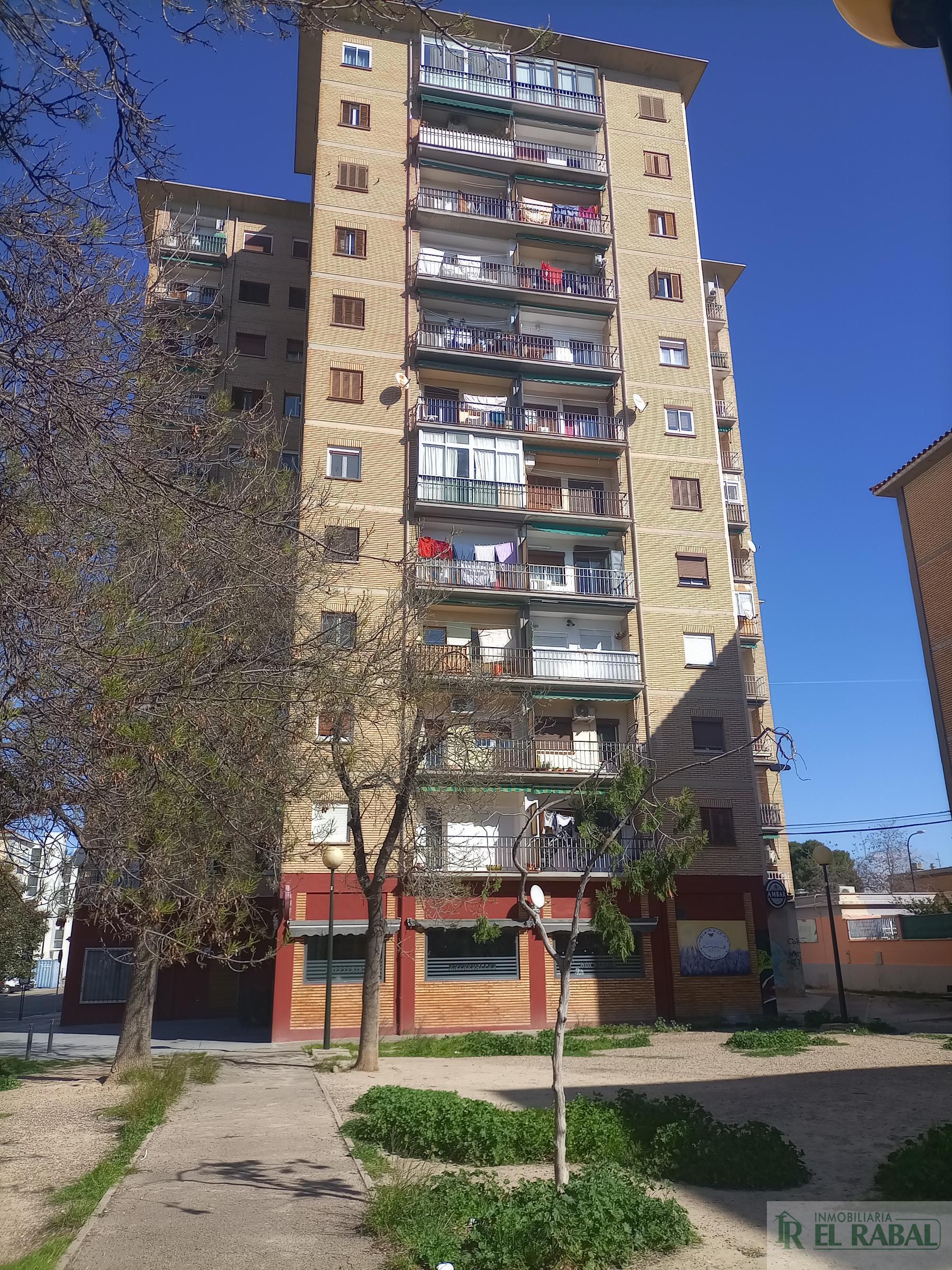 For sale of flat in Zaragoza