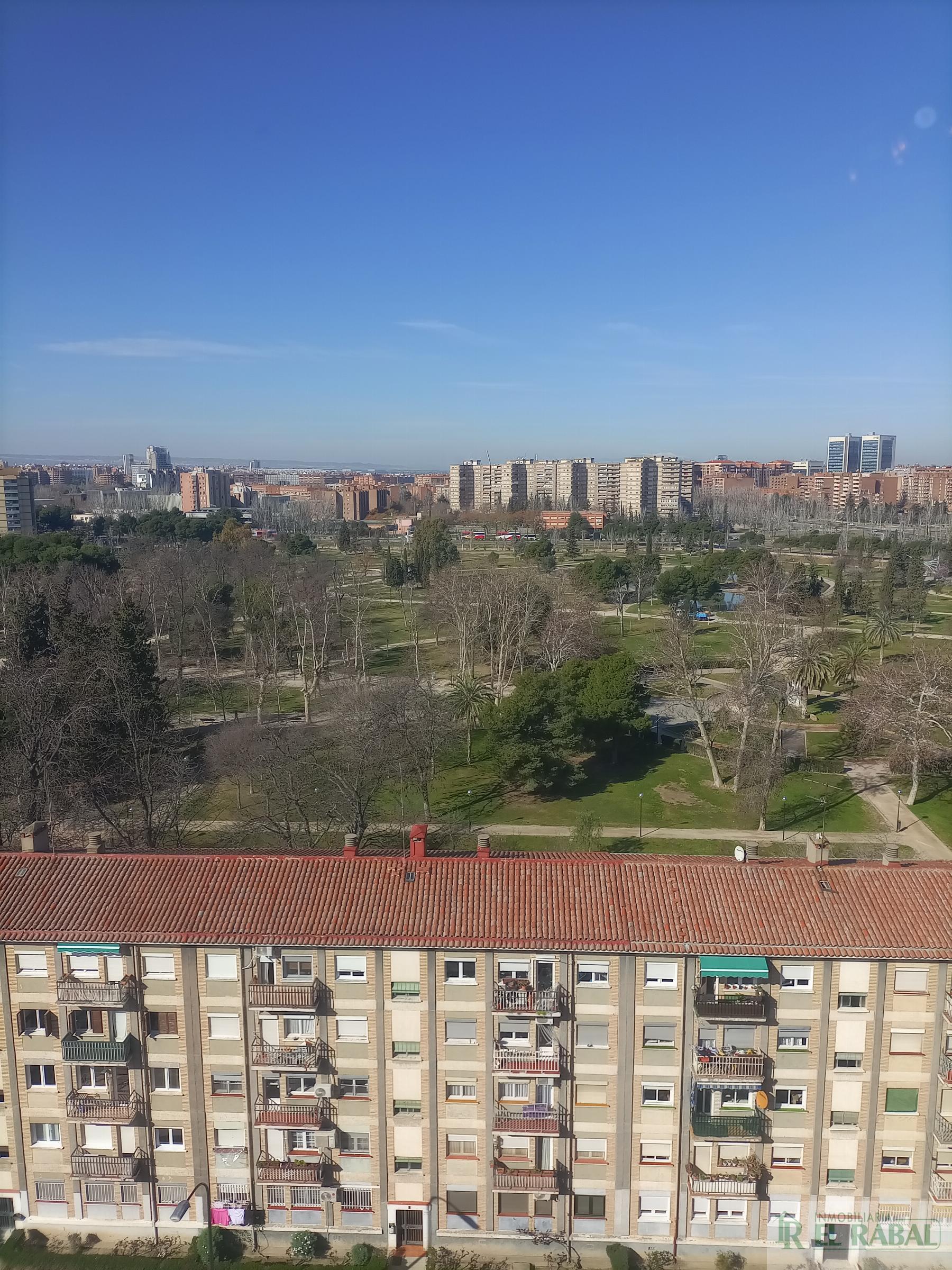 For sale of flat in Zaragoza