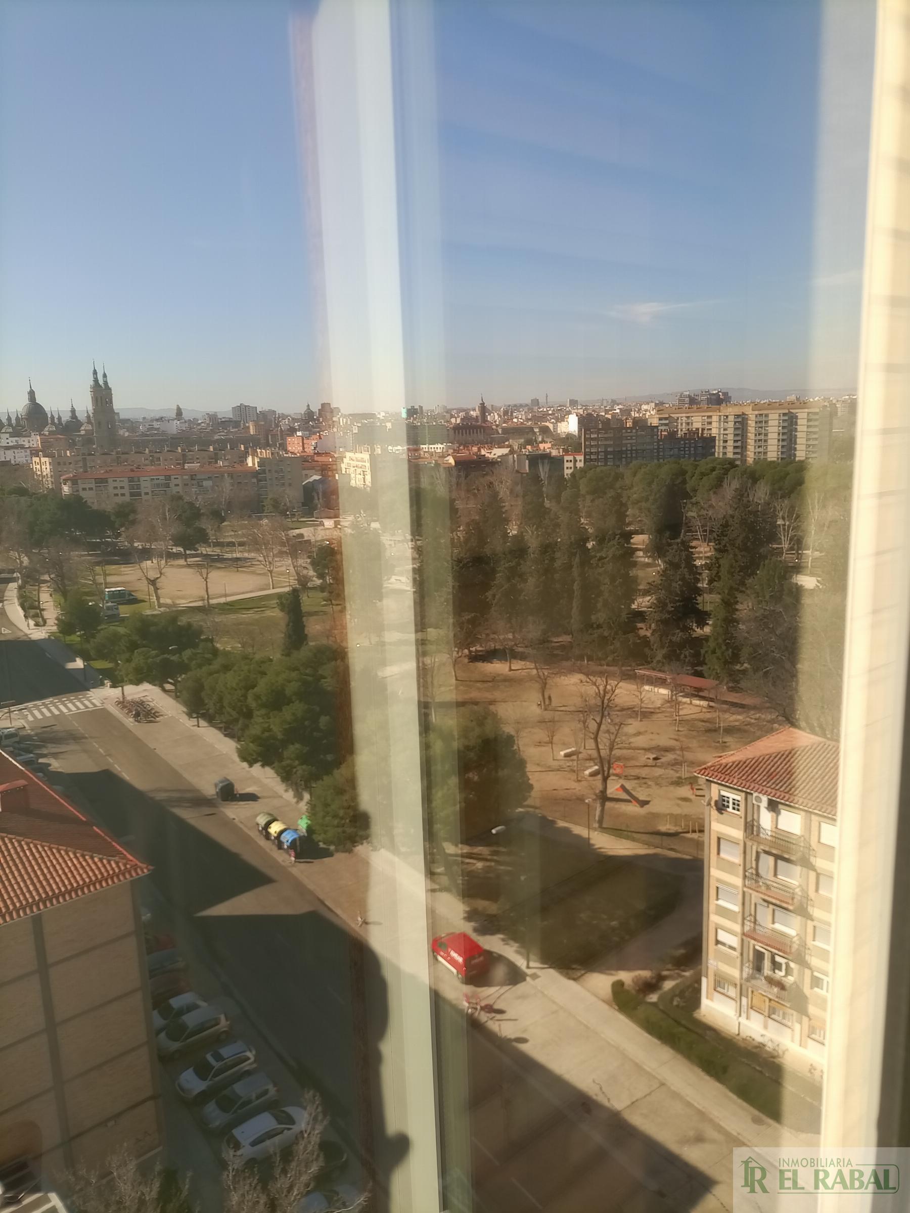 For sale of flat in Zaragoza