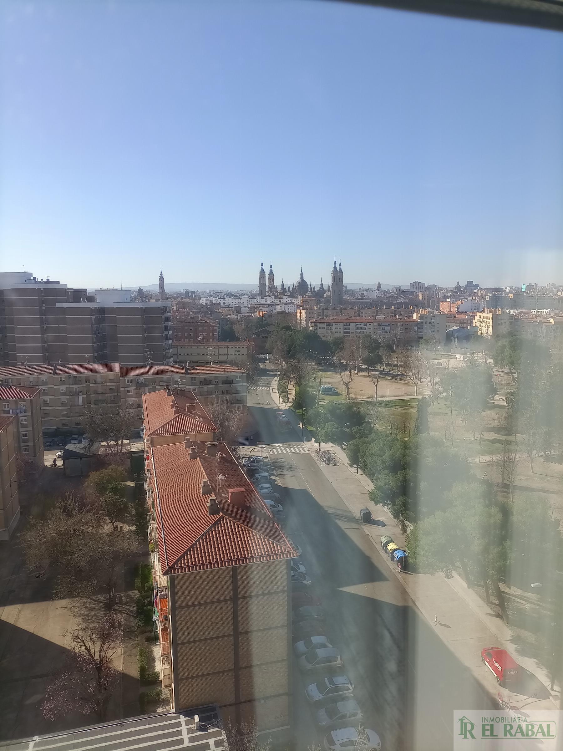 For sale of flat in Zaragoza