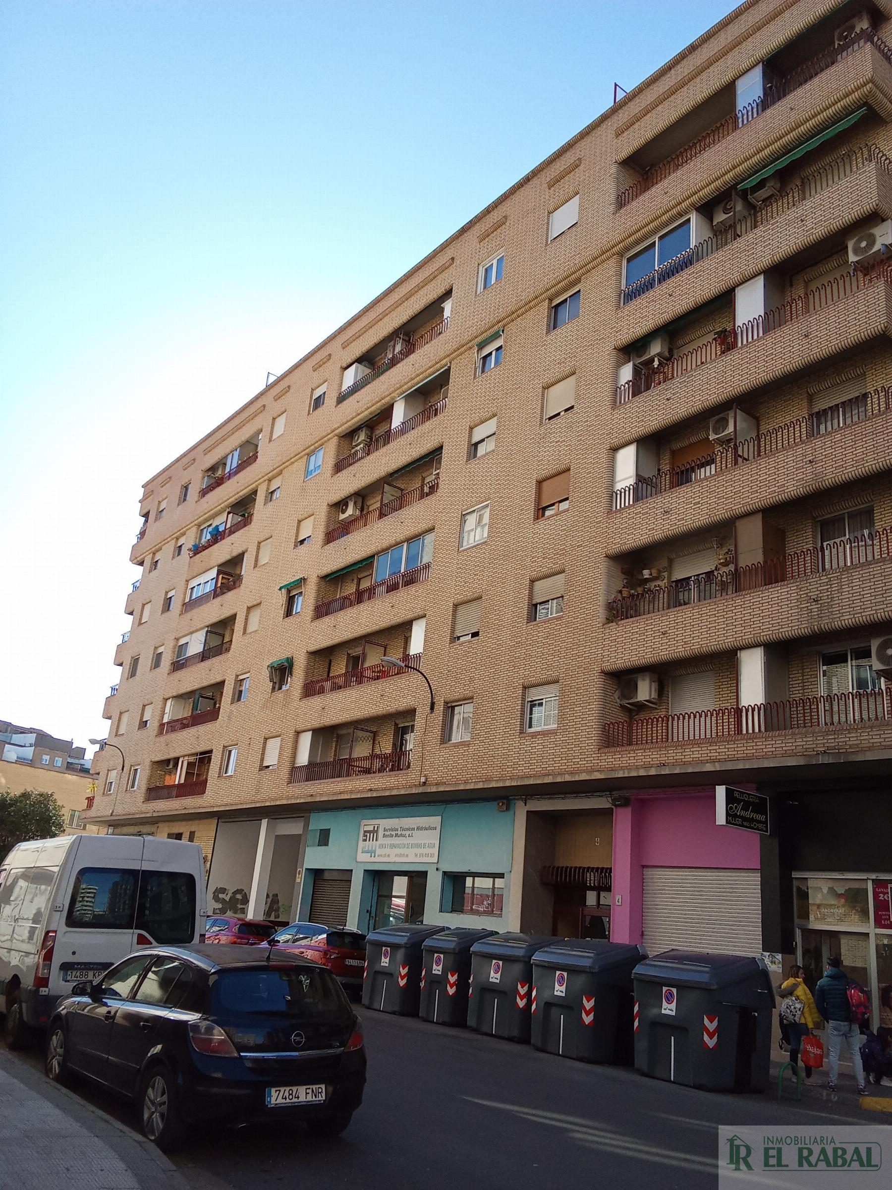 For sale of flat in Zaragoza
