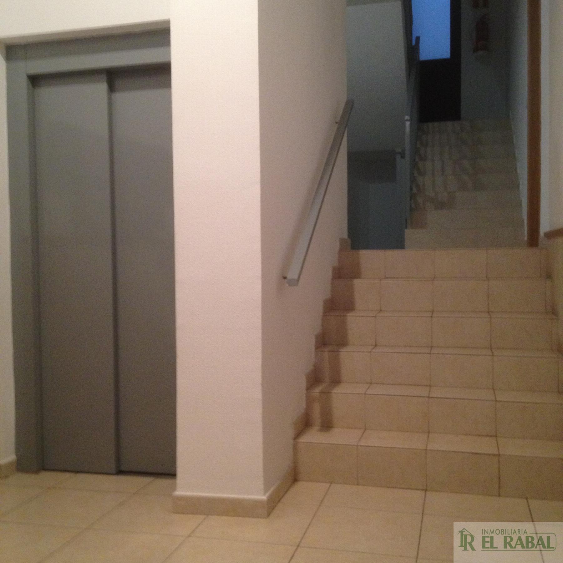 For sale of flat in Zaragoza