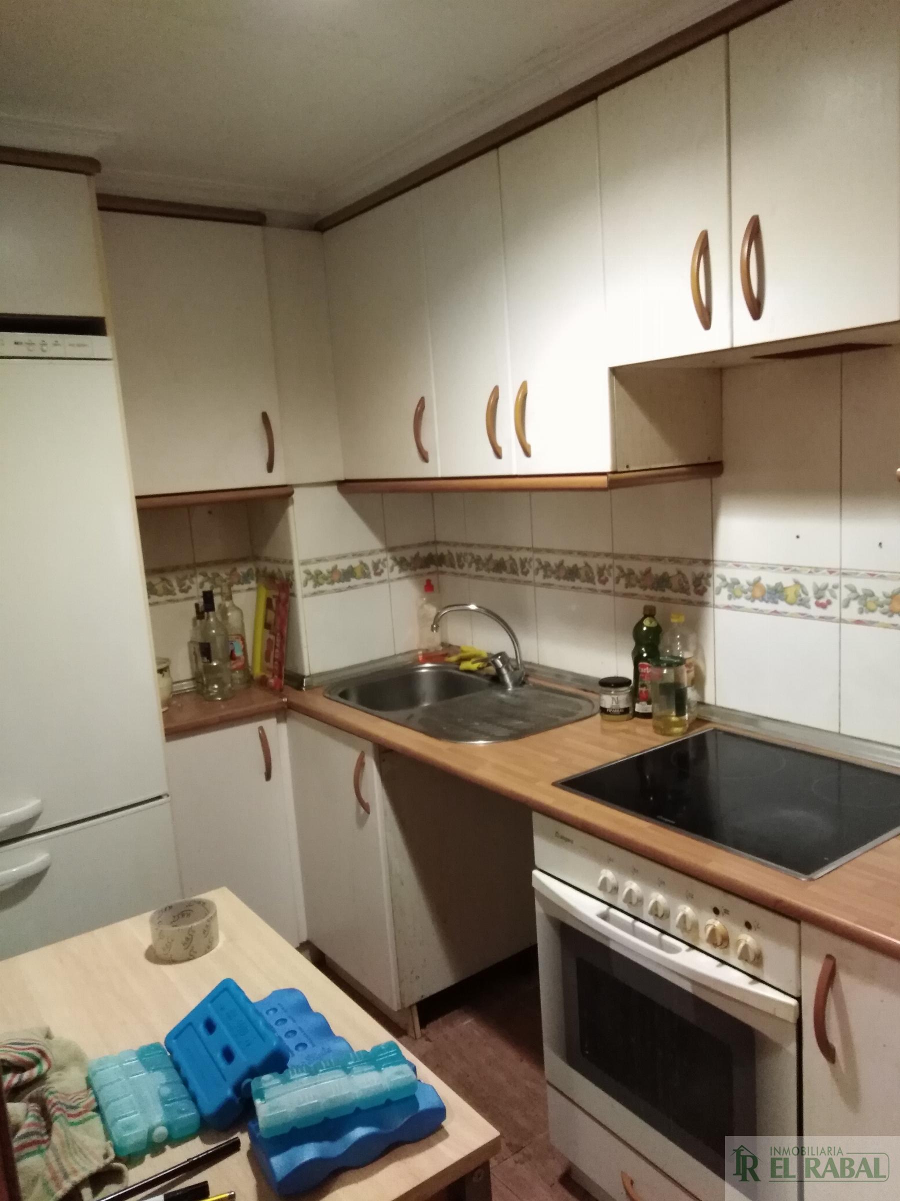 For sale of flat in Zaragoza