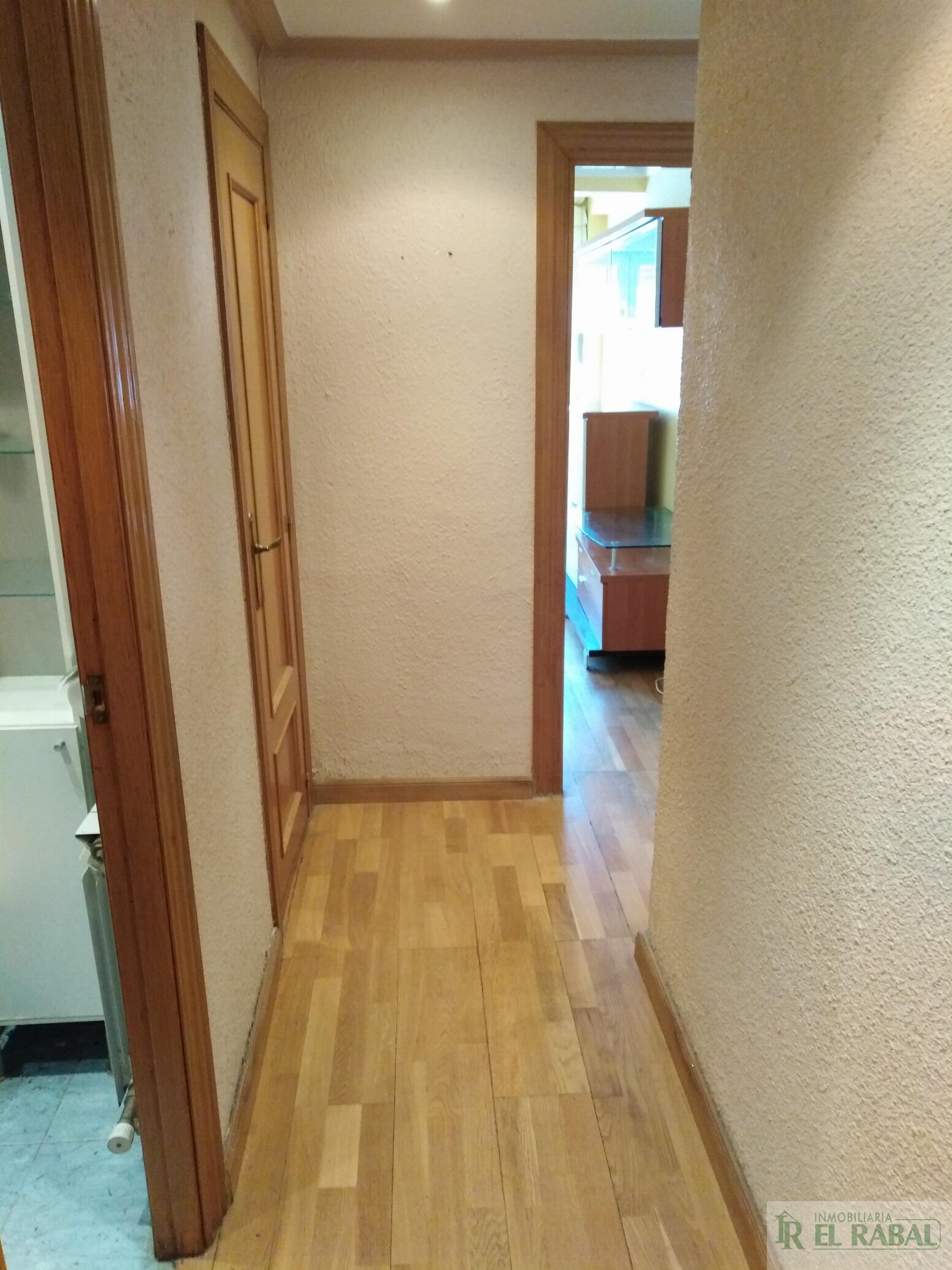 For sale of flat in Zaragoza