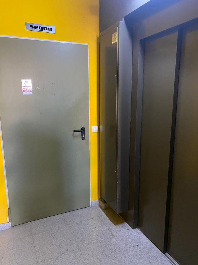For sale of building in Badalona