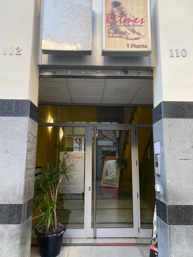 For rent of commercial in Badalona