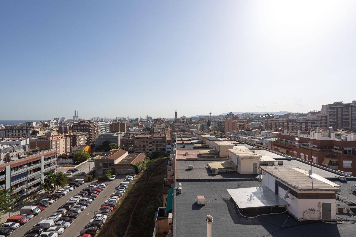 For sale of penthouse in Badalona