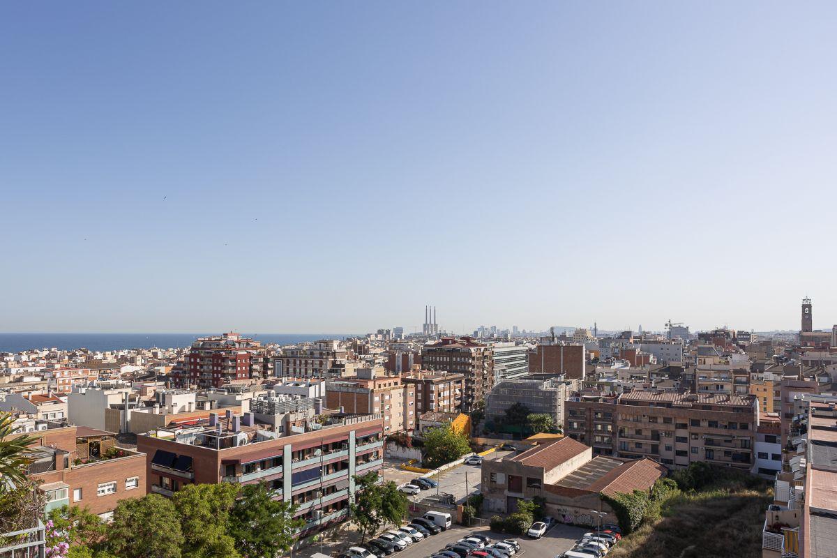 For sale of penthouse in Badalona