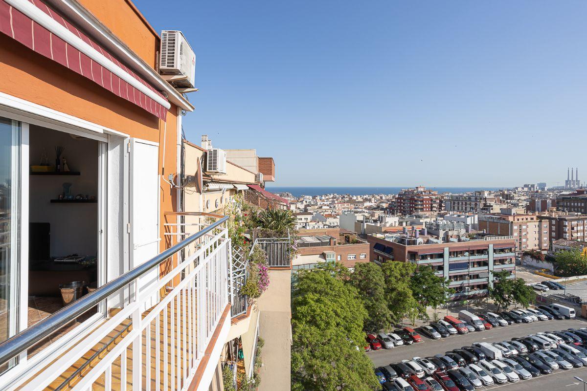 For sale of penthouse in Badalona