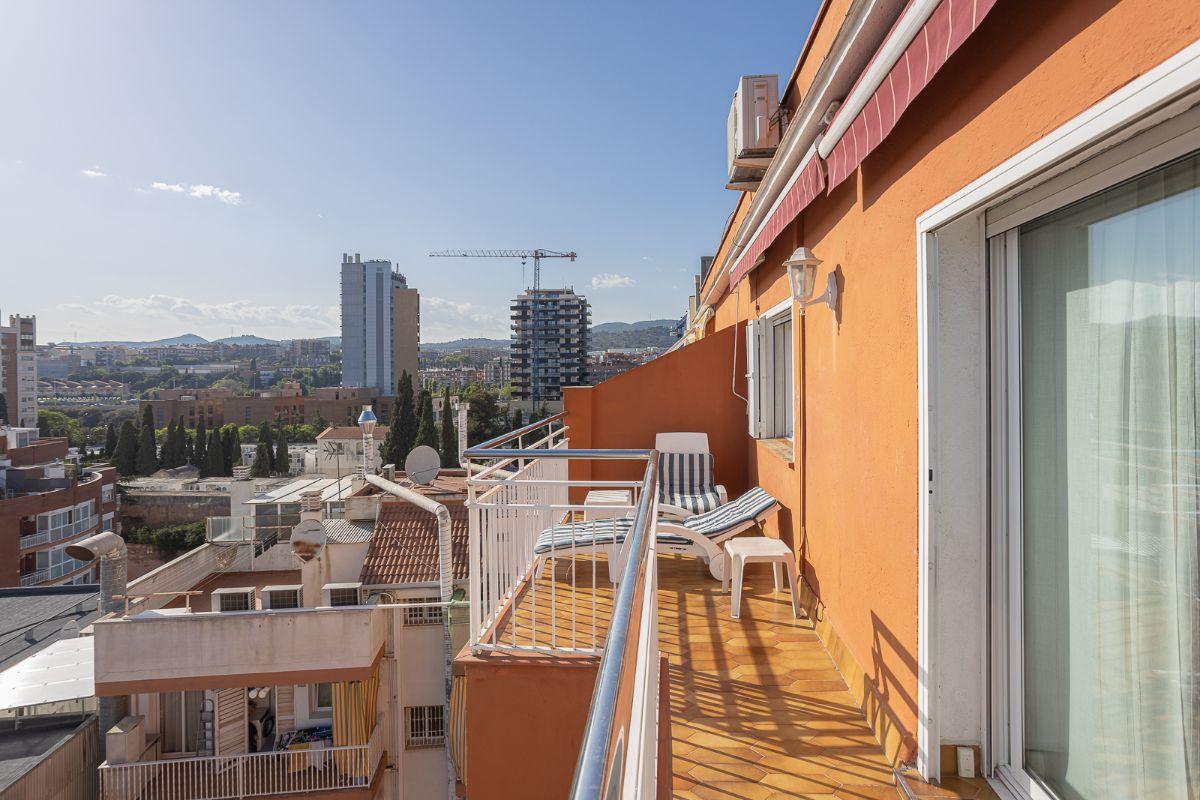 For sale of penthouse in Badalona