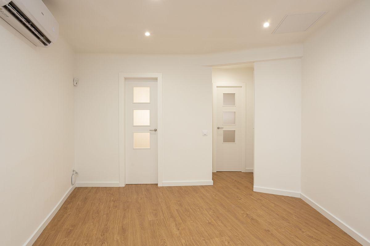 For sale of flat in Badalona