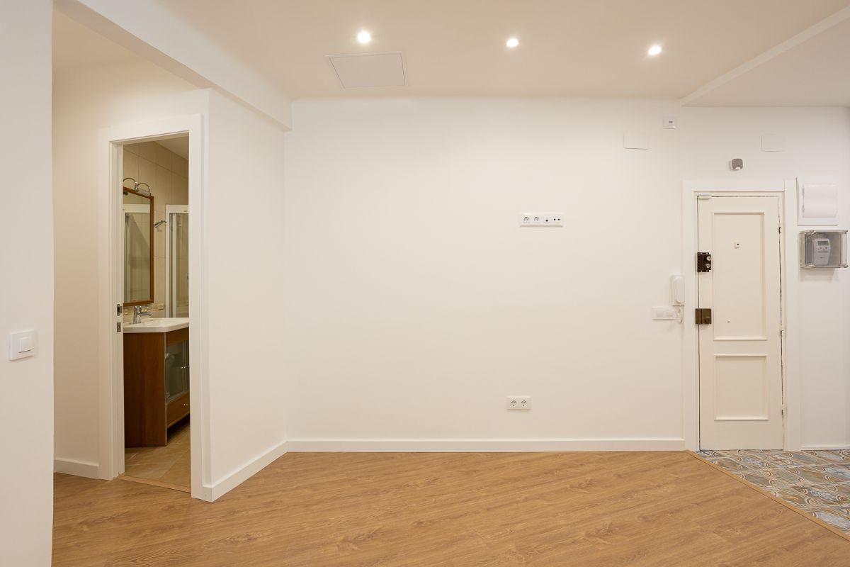 For sale of flat in Badalona