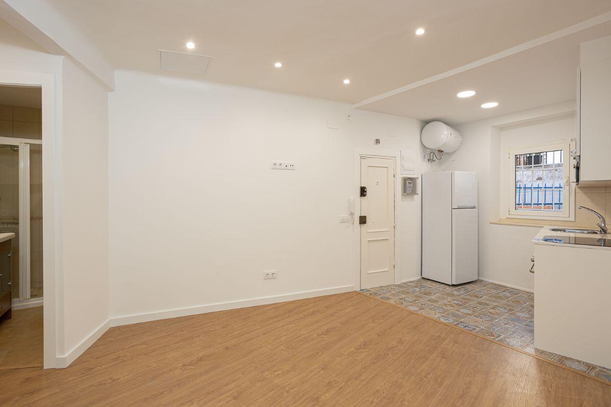 For sale of flat in Badalona