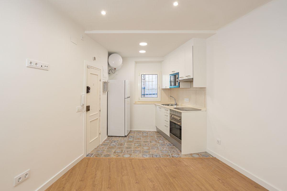 For sale of flat in Badalona